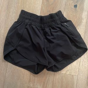 Lulu shorts hotty hots